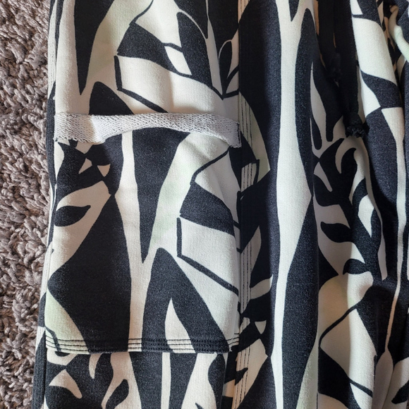 FP Movement - This Feeling Printed Joggers size XS. - Picture 4 of 11